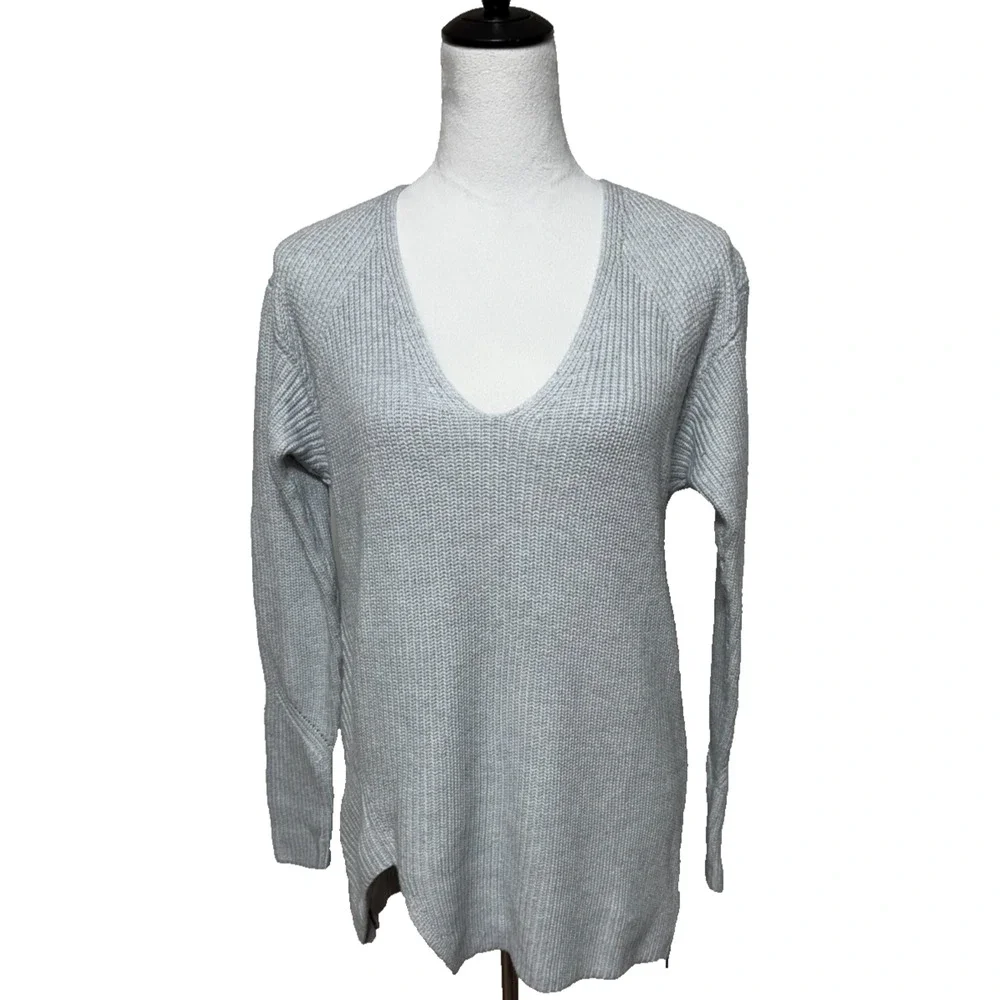 Cabi Sweater Womens Medium Gray‎ V-Neck Side Zippers Soft Pullover